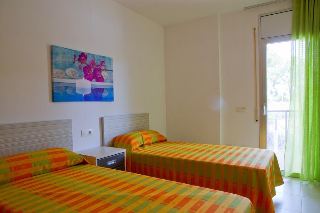 Rentalmar Paradise Families Only Con Parking Σαλού Δωμάτιο φωτογραφία