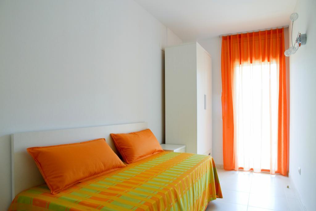 Rentalmar Paradise Families Only Con Parking Σαλού Δωμάτιο φωτογραφία