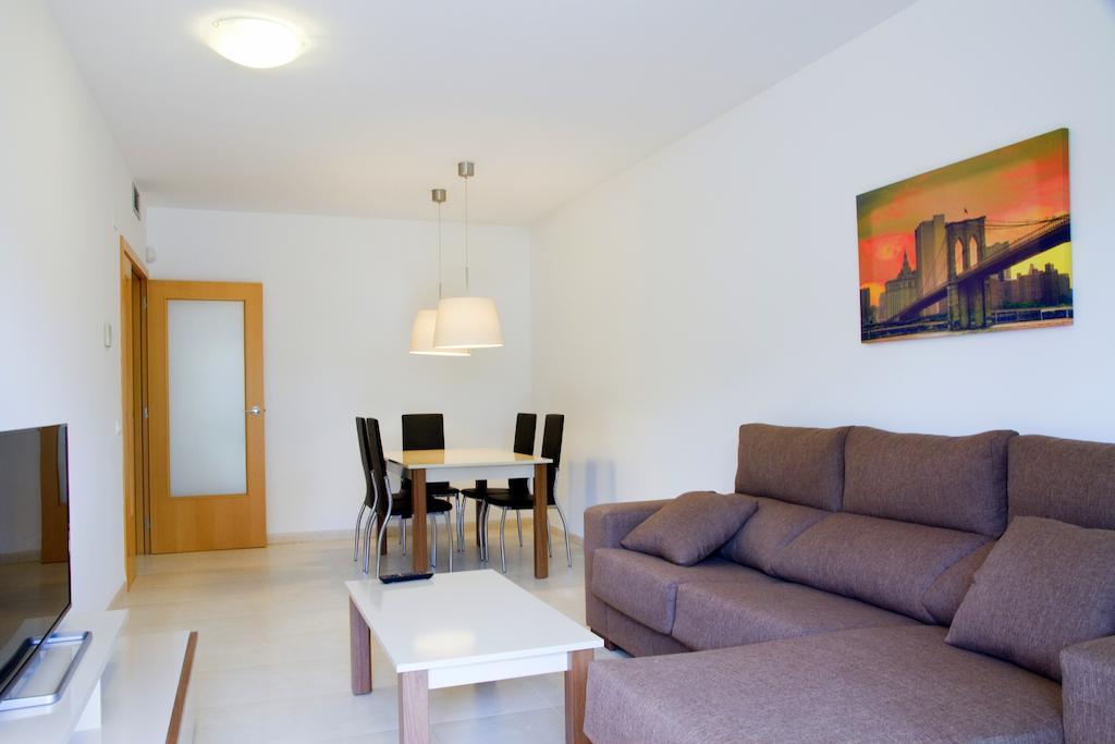 Rentalmar Paradise Families Only Con Parking Σαλού Δωμάτιο φωτογραφία